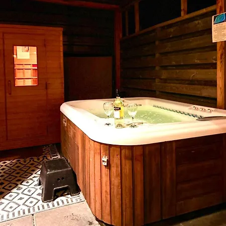 Tiny House With Sauna & Jacuzzi Near Amsterdam