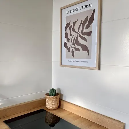 Charming Tiny House With Private Jacuzzi, Sauna And Garden & Free Parking Between Amsterdam Haarlem And Schiphol Airport 別荘
