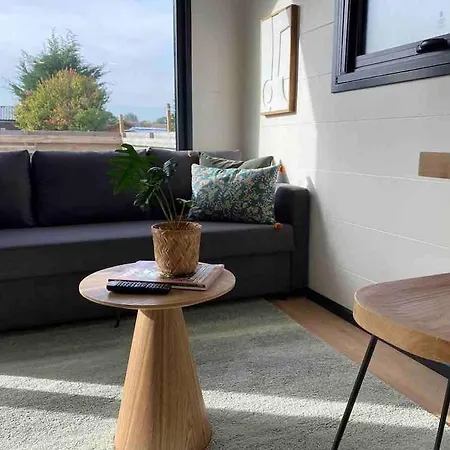 Charming Tiny House With Private Jacuzzi, Sauna And Garden & Free Parking Between Amsterdam Haarlem And Schiphol Airport 別荘 *