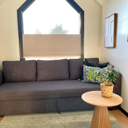 Charming Tiny House With Private Jacuzzi, Sauna And Garden & Free Parking Between Amsterdam Haarlem And Schiphol Airport Vijfhuizen