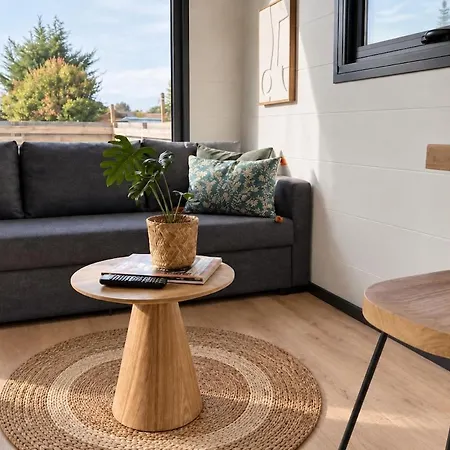 Charming Tiny House With Private Jacuzzi, Sauna And Garden & Free Parking Between Amsterdam Haarlem And Schiphol Airport Holiday home