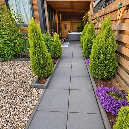 Charming Tiny House With Private Jacuzzi, Sauna And Garden & Free Parking Between Amsterdam Haarlem And Schiphol Airport Holiday home