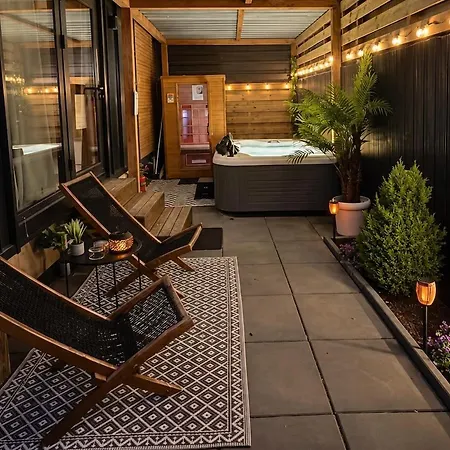 Holiday home Charming Tiny House With Private Jacuzzi, Sauna And Garden & Free Parking Between Amsterdam Haarlem And Schiphol Airport