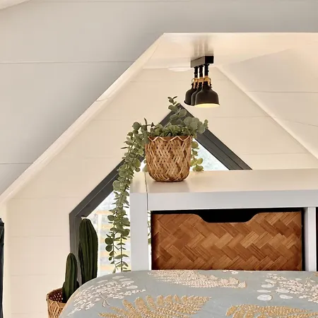 Holiday home Charming Tiny House With Private Jacuzzi, Sauna And Garden & Free Parking Between Amsterdam Haarlem And Schiphol Airport