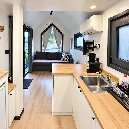 Charming Tiny House With Private Jacuzzi, Sauna And Garden & Free Parking Between Amsterdam Haarlem And Schiphol Airport