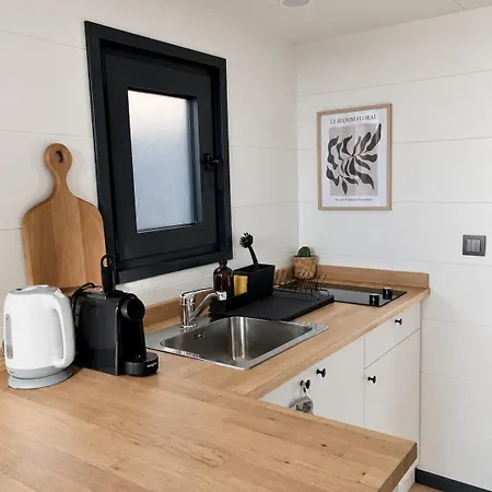 Holiday home Charming Tiny House With Private Jacuzzi, Sauna And Garden & Free Parking Between Amsterdam Haarlem And Schiphol Airport Vijfhuizen