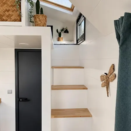 Charming Tiny House With Private Jacuzzi, Sauna And Garden & Free Parking Between Amsterdam Haarlem And Schiphol Airport Vijfhuizen