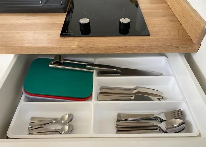 Hébergement de vacances Tiny House With Sauna & Jacuzzi Near Amsterdam Vijfhuizen