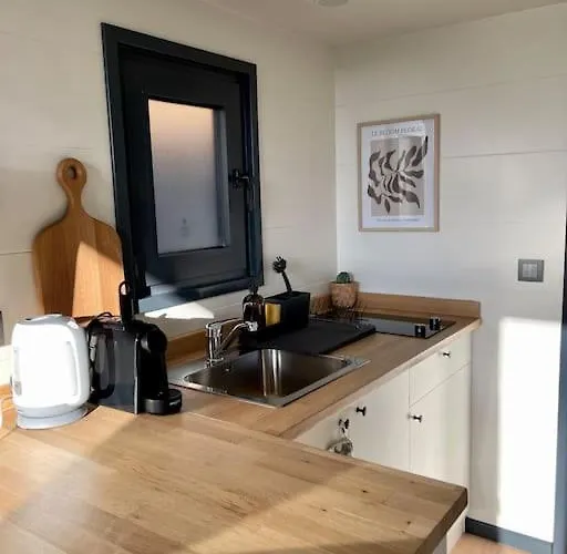 Tiny House With Sauna & Jacuzzi Near Amsterdam Hébergement de vacances *