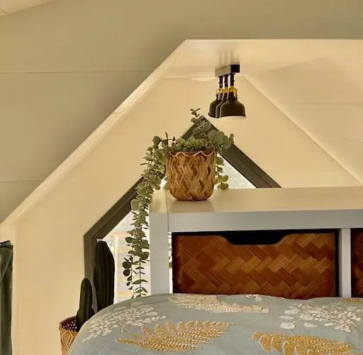 Tiny House With Sauna & Jacuzzi Near Amsterdam * Vijfhuizen