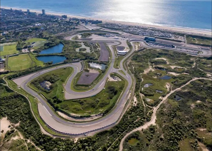 Tiny House With Sauna & Jacuzzi Near Amsterdam Hébergement de vacances *