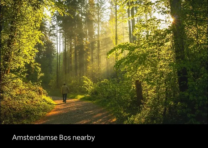 Hébergement de vacances Tiny House With Sauna & Jacuzzi Near Amsterdam *