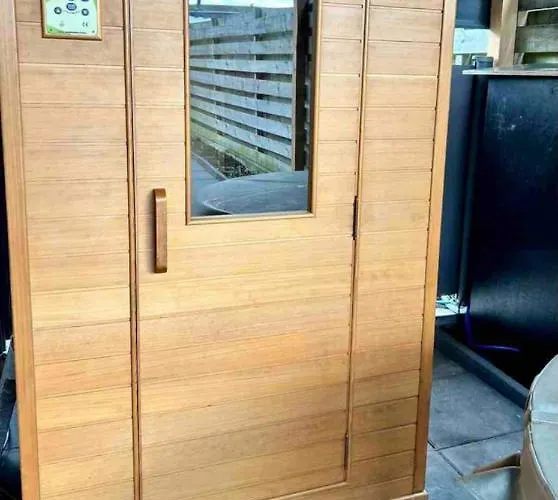 Tiny House With Sauna & Jacuzzi Near Amsterdam *