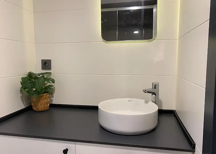 Tiny House With Sauna & Jacuzzi Near Amsterdam Vijfhuizen