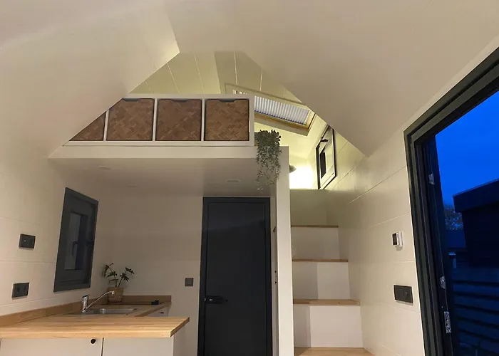 Hébergement de vacances Tiny House With Sauna & Jacuzzi Near Amsterdam