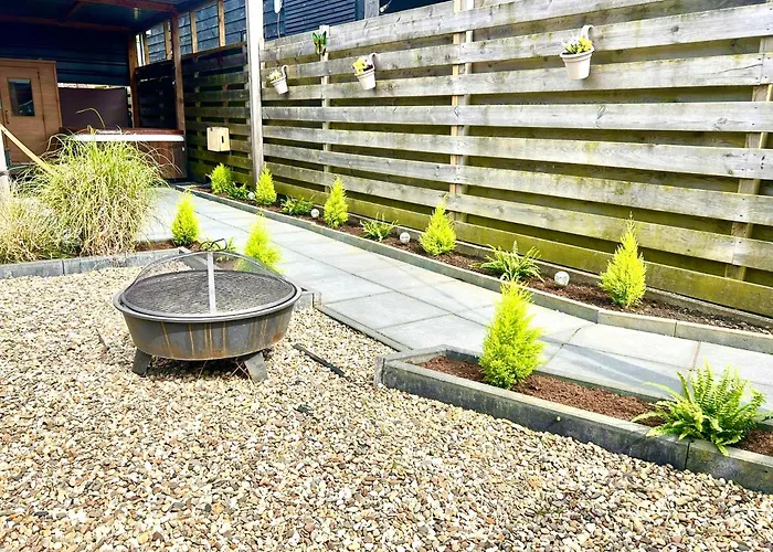 Hébergement de vacances Tiny House With Sauna & Jacuzzi Near Amsterdam Vijfhuizen