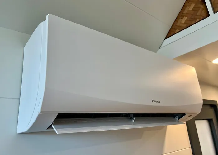 Hébergement de vacances Tiny House With Sauna & Jacuzzi Near Amsterdam *