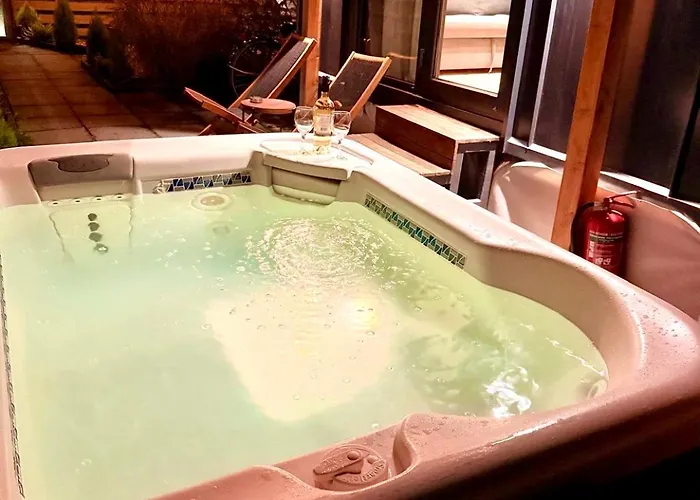 Hébergement de vacances Tiny House With Sauna & Jacuzzi Near Amsterdam