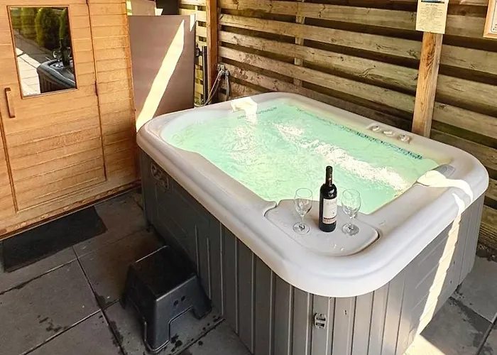 Tiny House With Sauna & Jacuzzi Near Amsterdam