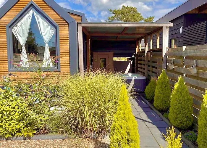 Tiny House With Sauna & Jacuzzi Near Amsterdam Vijfhuizen