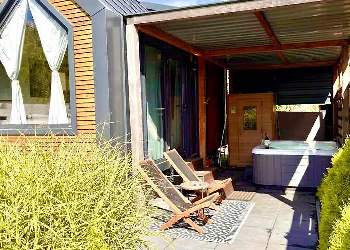 Tiny House With Sauna & Jacuzzi Near Amsterdam Hébergement de vacances *