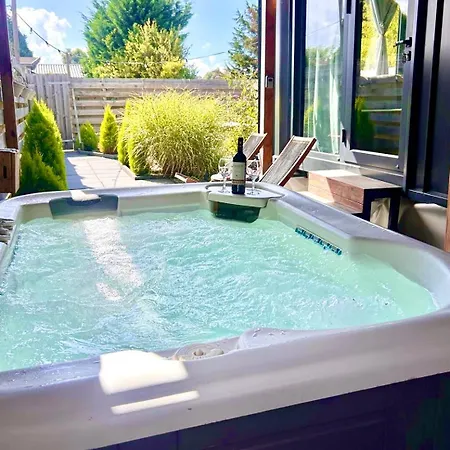 Tiny House With Sauna & Jacuzzi Near Amsterdam Vijfhuizen