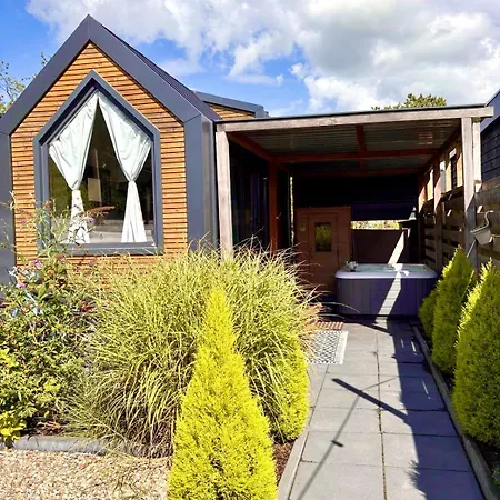 Semesterbostad Tiny House With Sauna & Jacuzzi Near Amsterdam Vijfhuizen