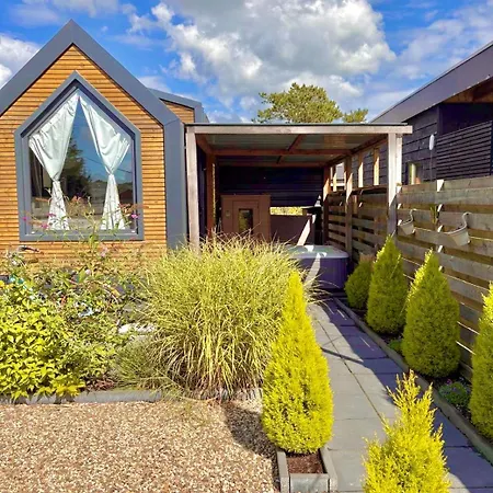 Tiny House With Sauna & Jacuzzi Near Amsterdam Vijfhuizen