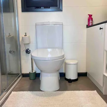 Charming Tiny House With Private Jacuzzi, Sauna And Garden & Free Parking Between Amsterdam Haarlem And Schiphol Airport * Vijfhuizen