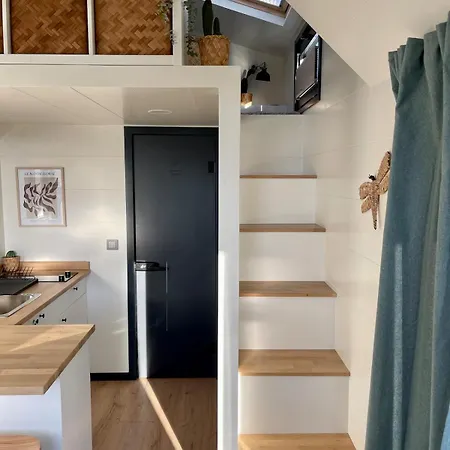 Charming Tiny House With Private Jacuzzi, Sauna And Garden & Free Parking Between Amsterdam Haarlem And Schiphol Airport Hébergement de vacances