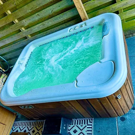 Holiday home Tiny House With Sauna & Jacuzzi Near Amsterdam Vijfhuizen
