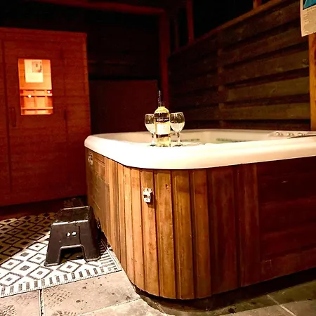 Tiny House With Sauna & Jacuzzi Near Amsterdam * Vijfhuizen