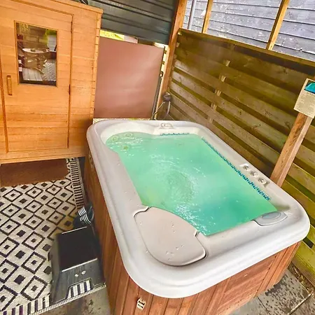 Tiny House With Sauna & Jacuzzi Near Amsterdam Holiday home *